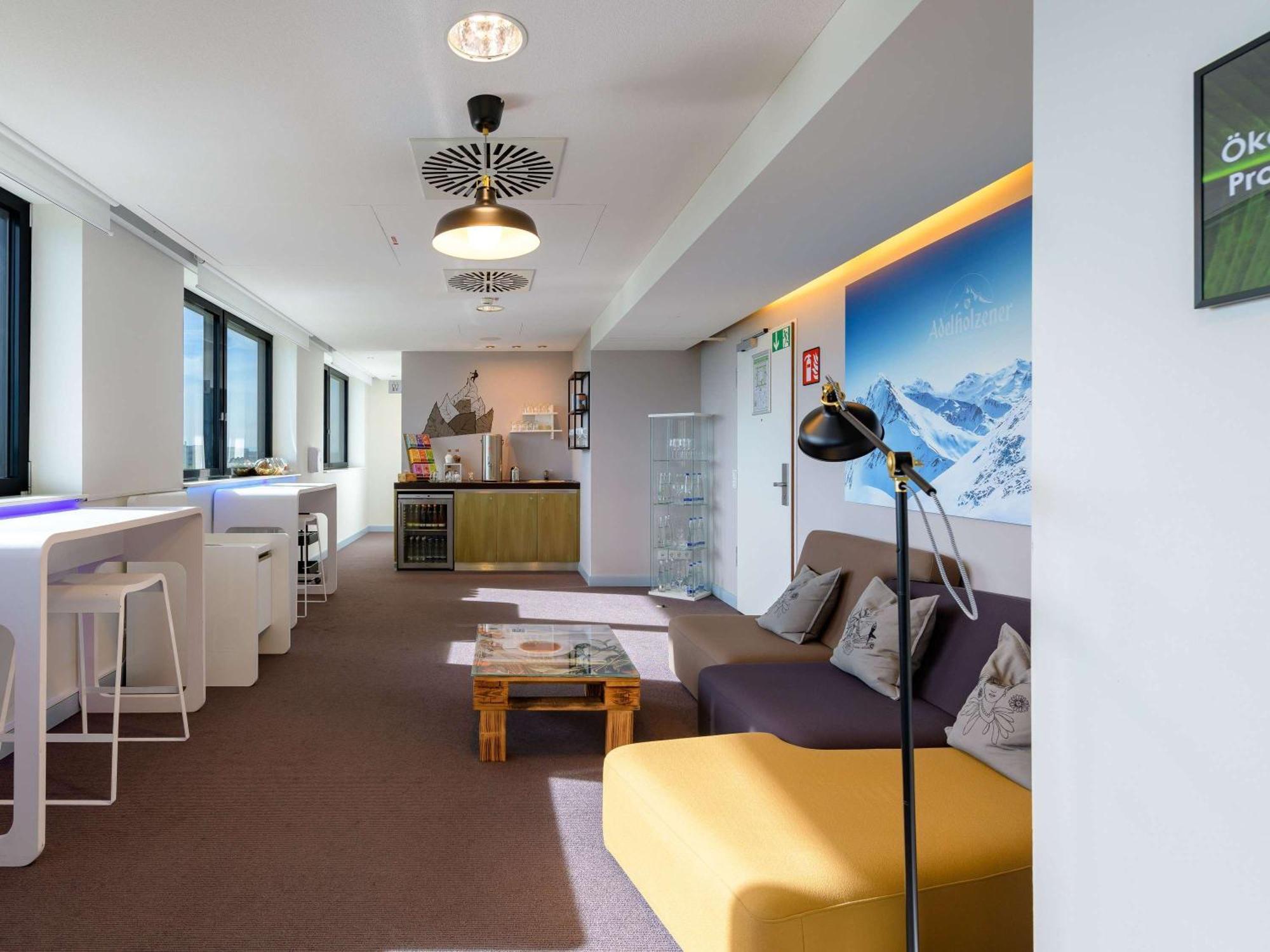 Novotel Muenchen Airport - Newly Renovated Freising Exterior foto Lounge area