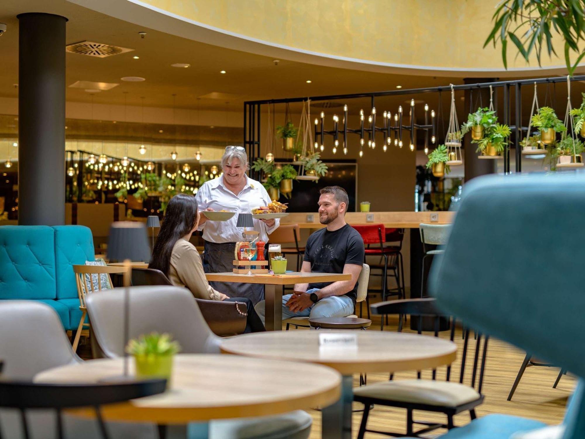 Novotel Muenchen Airport - Newly Renovated Freising Exterior foto The interior of the hotel