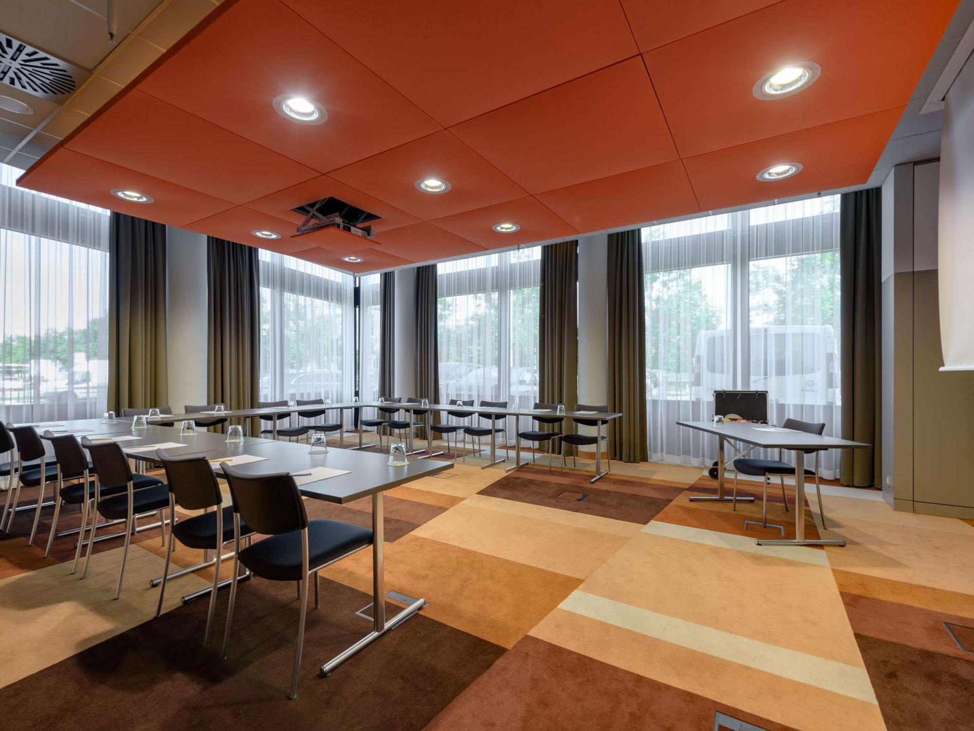 Novotel Muenchen Airport - Newly Renovated Freising Exterior foto Meeting room